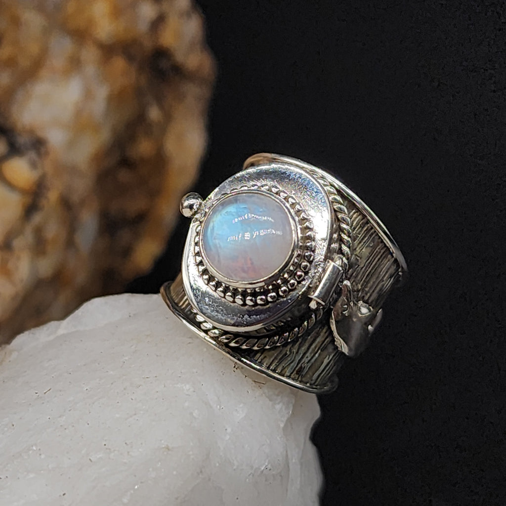 Moon Beast / 7.8 / Designer Jewelry Moonstone Gem Unique Ring Hypoallergenic Silver 925 Ring Gift for Momen