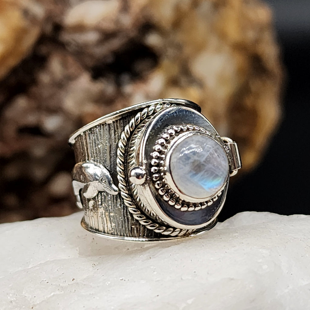 Moon Beast / 7.8 / Designer Jewelry Moonstone Gem Unique Ring Hypoallergenic Silver 925 Ring Gift for Momen
