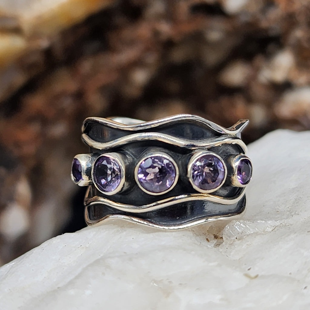 Laid-back UK Bride / 7.5