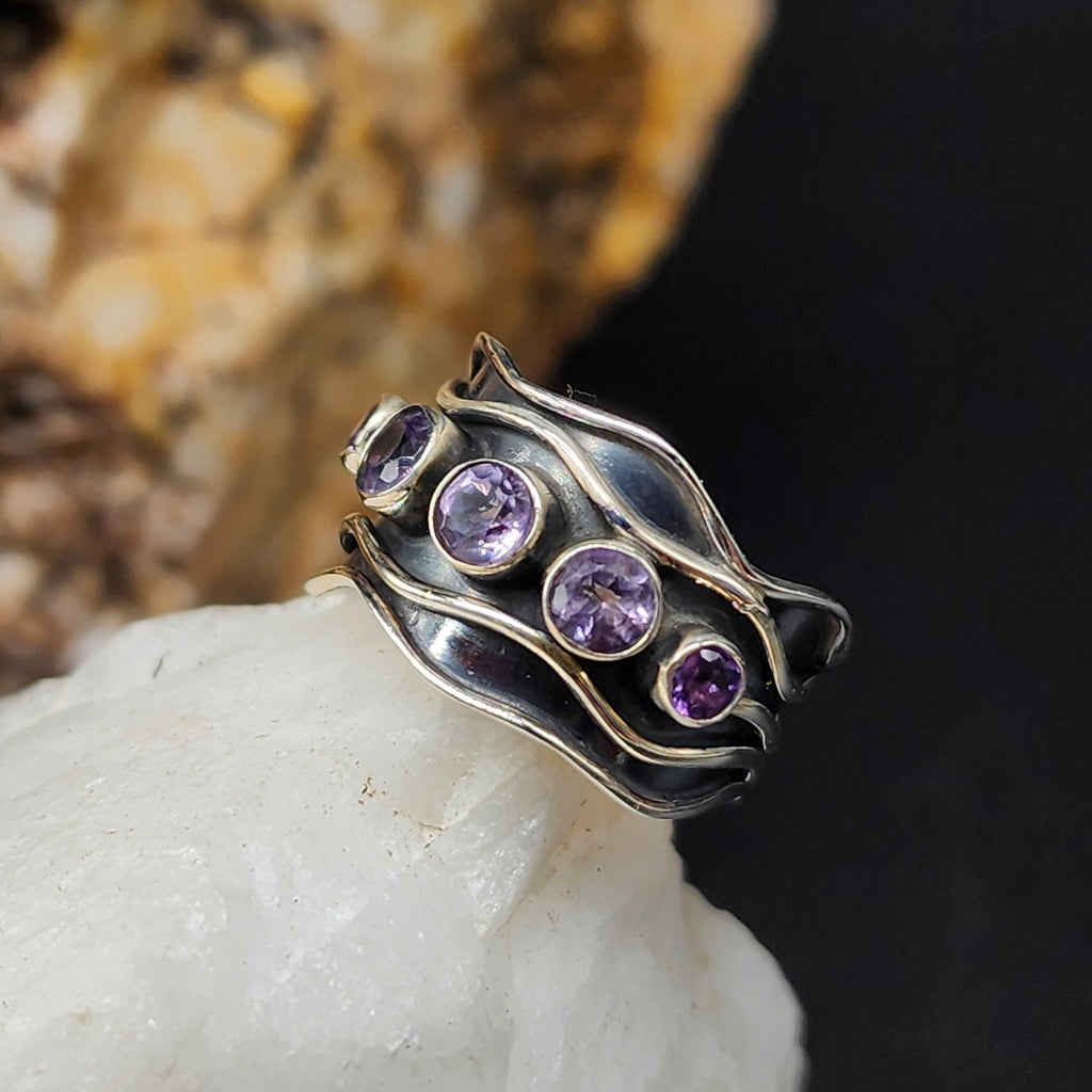 Laid-back UK Bride / 7.5