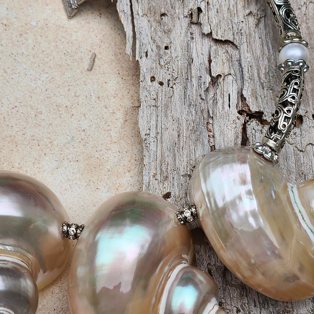 Queen Of Spring / Designer Jewelry Large Ocean Shell Necklace Shell Mother Of Pearl Stone Necklace Seashell Necklace