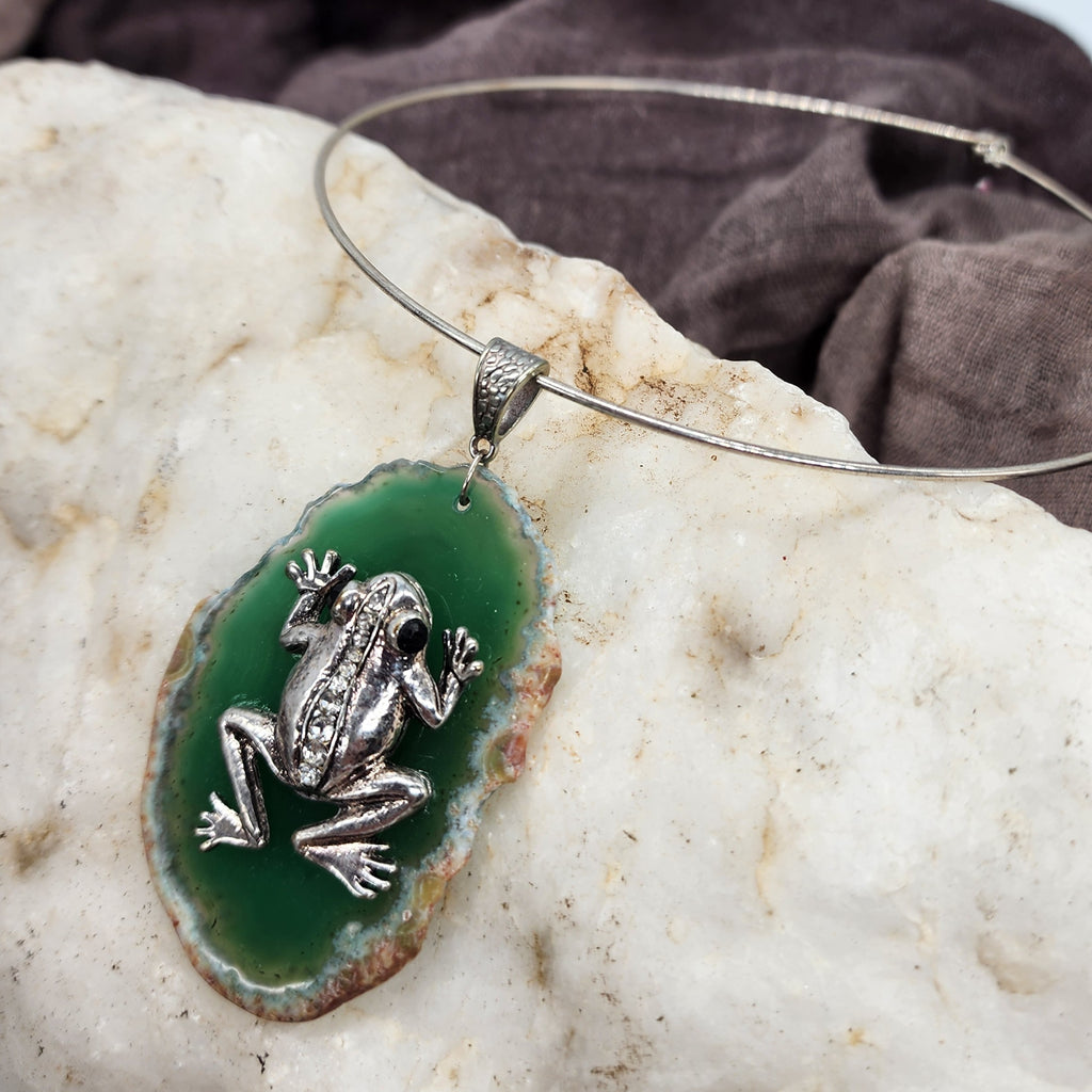 Everglades / Artisan Boho Necklace Designer Jewelry Silver Frog Pendant Natural Green Agate Stone Unique Necklace Gift For Lady