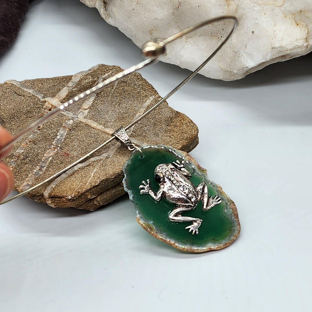 Everglades / Artisan Boho Necklace Designer Jewelry Silver Frog Pendant Natural Green Agate Stone Unique Necklace Gift For Lady