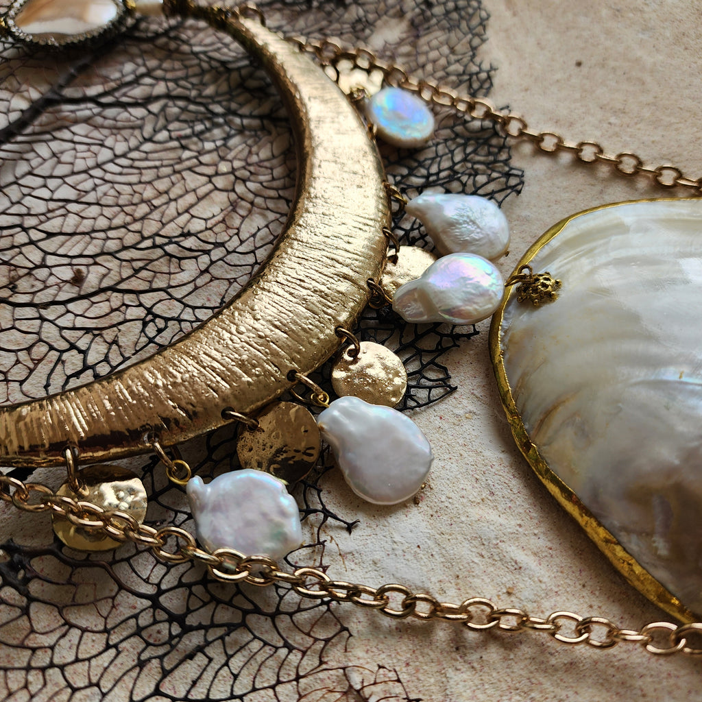 MER QUEEN / Designer Jewelry Large Ocean Big Shell Gold Necklace Mother Of Pearl Necklace Baroque Pearl Gift For Mernade
