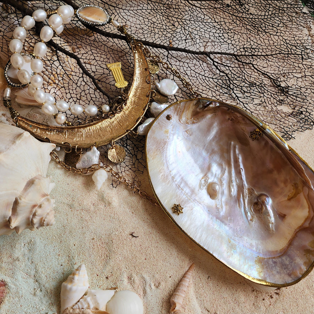 MER QUEEN / Designer Jewelry Large Ocean Big Shell Gold Necklace Mother Of Pearl Necklace Baroque Pearl Gift For Mernade