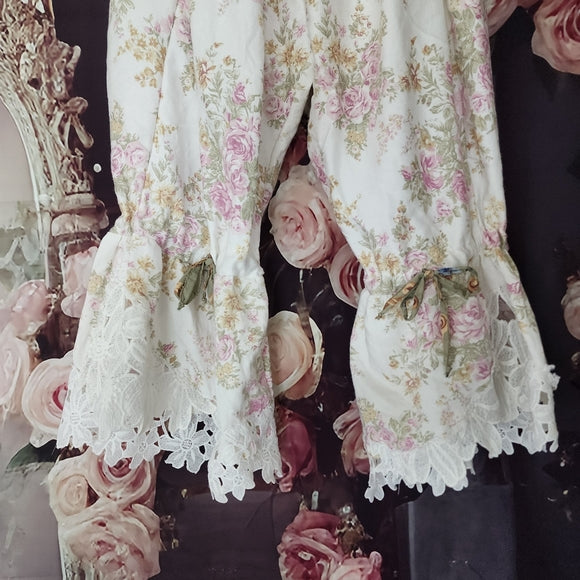 Bloom / Victorian Jabot Upcycled Vintage Lace European Cotton Floral Cat Appliqué Shabby Concept Store Avangard