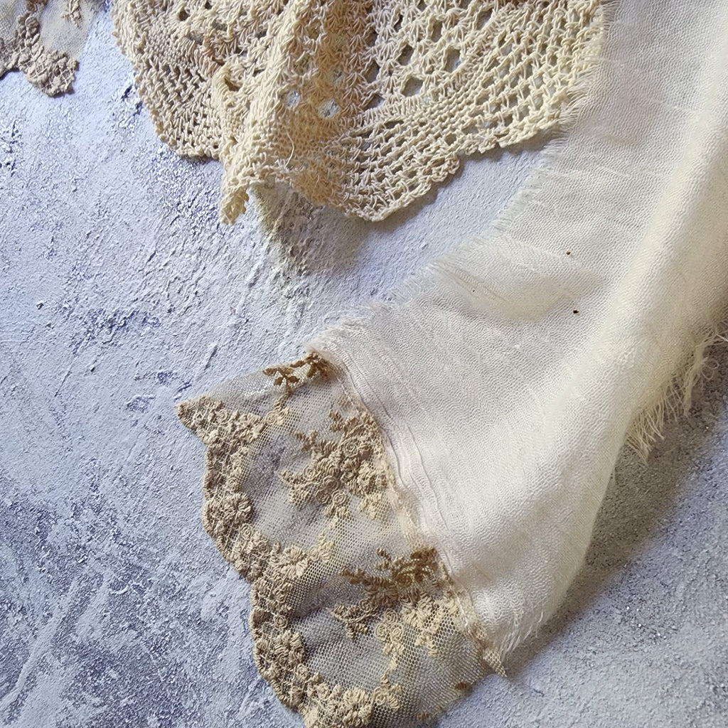 Golden Sarahs Rose / Boho Jabot Choker Flower Tie Brooch Clip Upcycled Rose Recycled Concept Store Magnolia Blossom