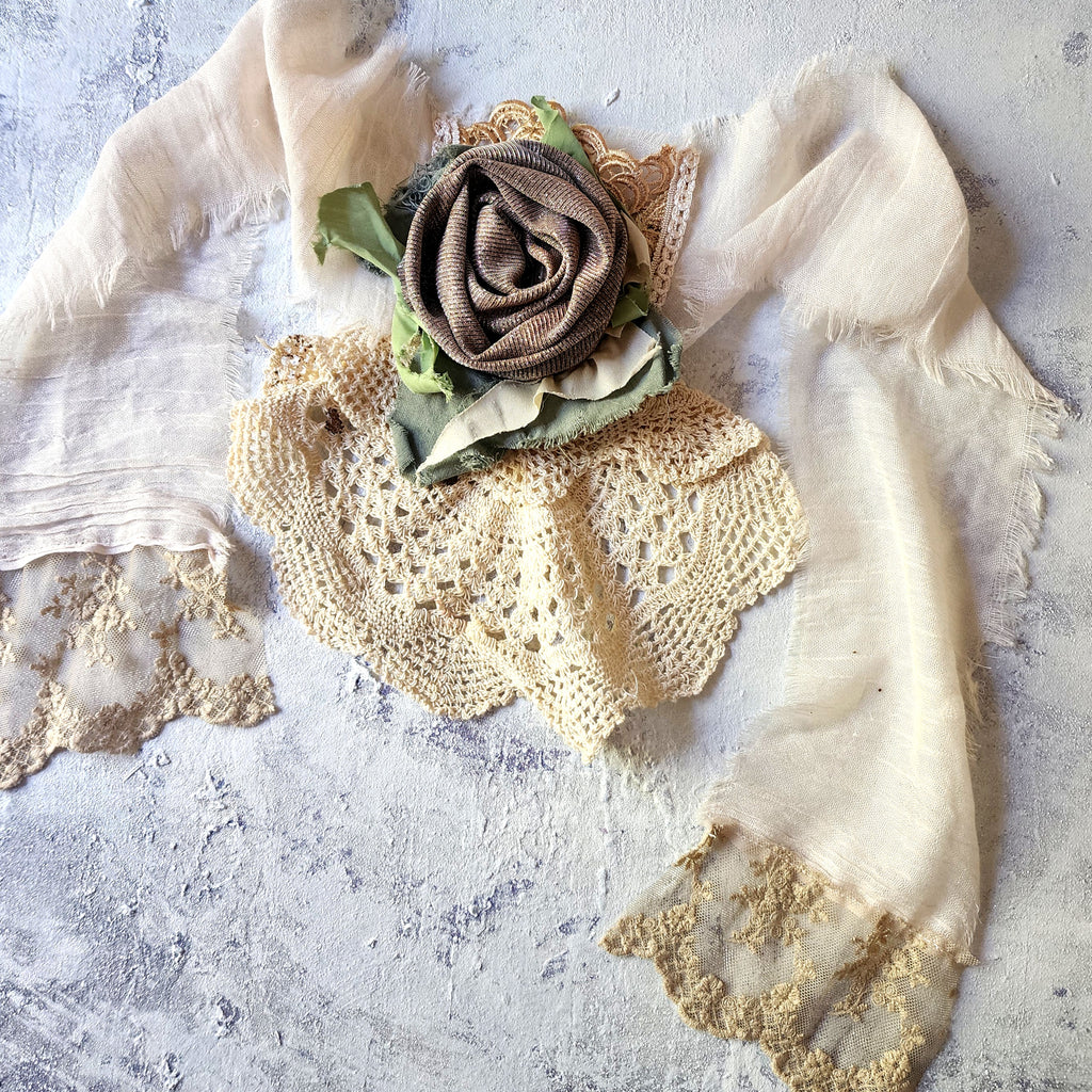 Golden Sarahs Rose / Boho Jabot Choker Flower Tie Brooch Clip Upcycled Rose Recycled Concept Store Magnolia Blossom