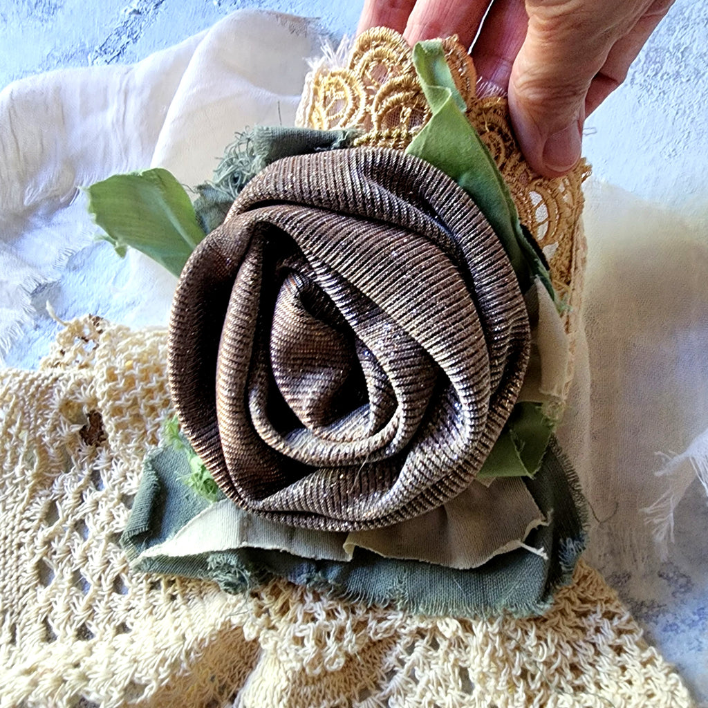Golden Sarahs Rose / Boho Jabot Choker Flower Tie Brooch Clip Upcycled Rose Recycled Concept Store Magnolia Blossom