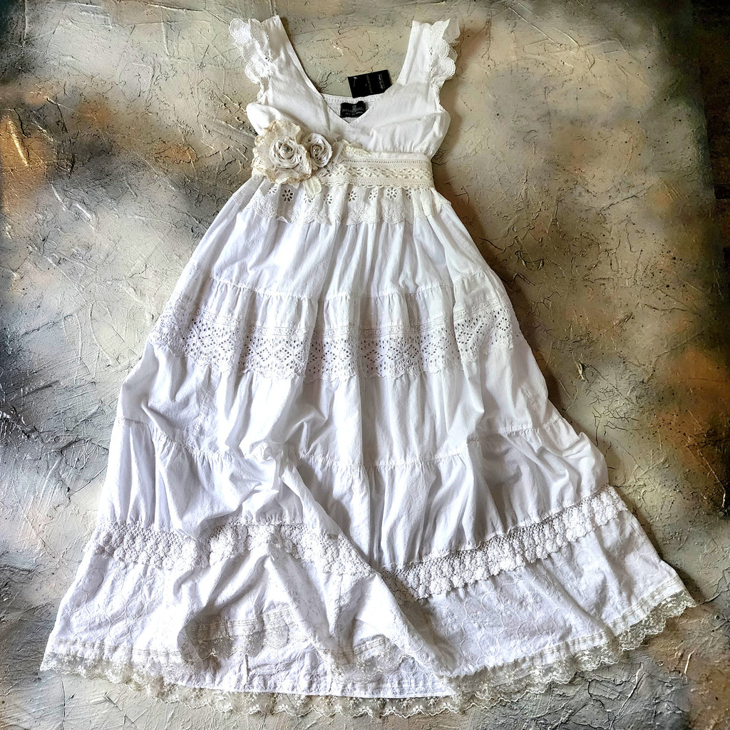 Spread Love Rose / Designer Maxi Dress size L/M Vintage Lace Edwardian Off-White Cotton Magnolia Belt Flower