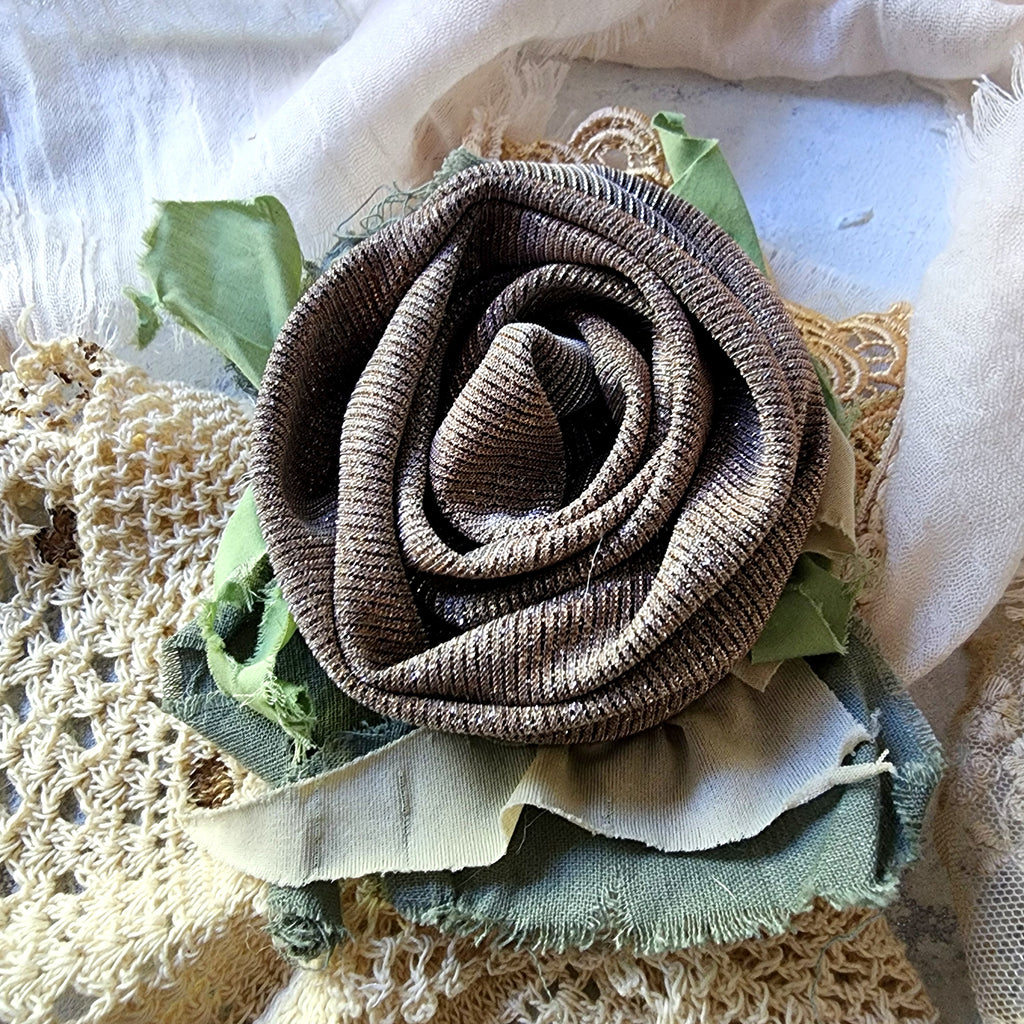 Golden Sarahs Rose / Boho Jabot Choker Flower Tie Brooch Clip Upcycled Rose Recycled Concept Store Magnolia Blossom