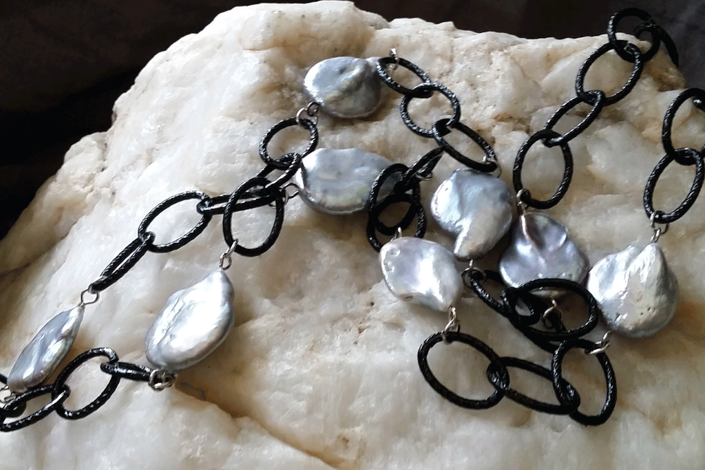 Black Mamba / Designer Jewelry Long Necklace Elegant Jewelry Exotic Black Chain Pearl Necklace Long Chain Necklace Gift for Momen