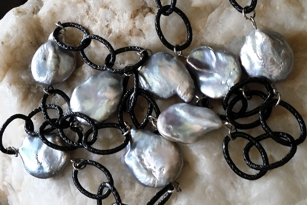 Black Mamba / Designer Jewelry Long Necklace Elegant Jewelry Exotic Black Chain Pearl Necklace Long Chain Necklace Gift for Momen