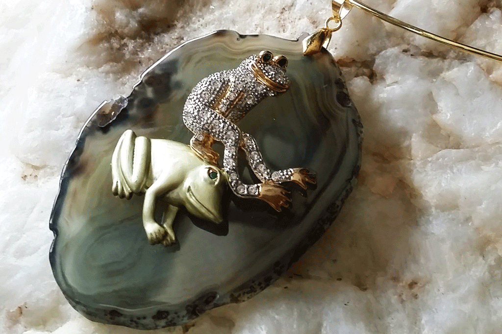 Everglades / Artisan Boho Necklace Designer Jewelry Silver Frog Pendant Natural Green Agate Stone Unique Necklace Gift For Lady