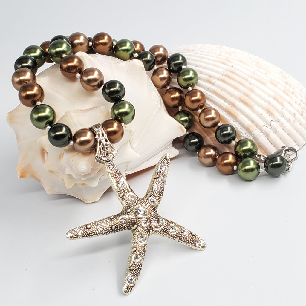 ALL EYES ON YOU / Designer Jewelry Large Sea Star Necklace Majorca Pearl Necklace Boho Ocean Beach Necklace for Lady
