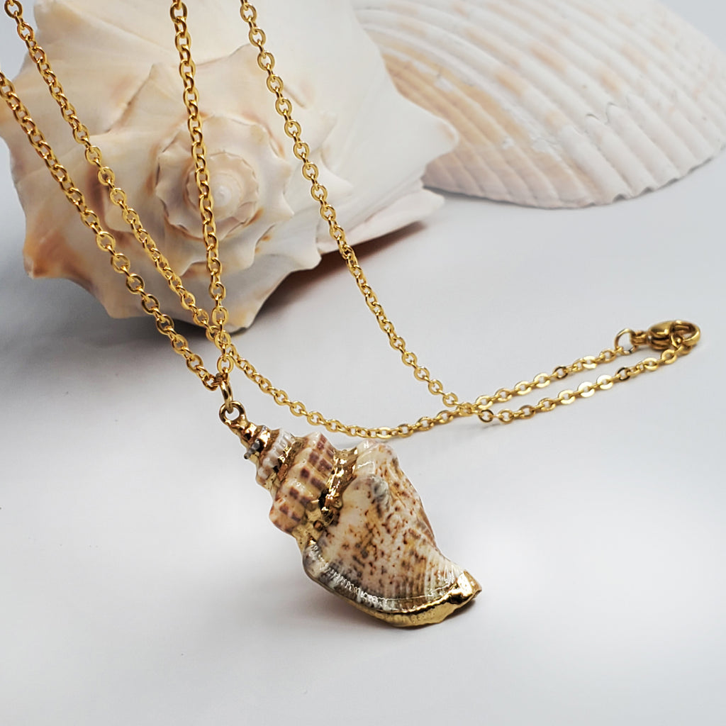 FANCY MERMAID / Designer Gold Necklace Chic Natural Shell Centerpiece Elegant Handmade Minimalist Jewelry Perfect Gift for Her