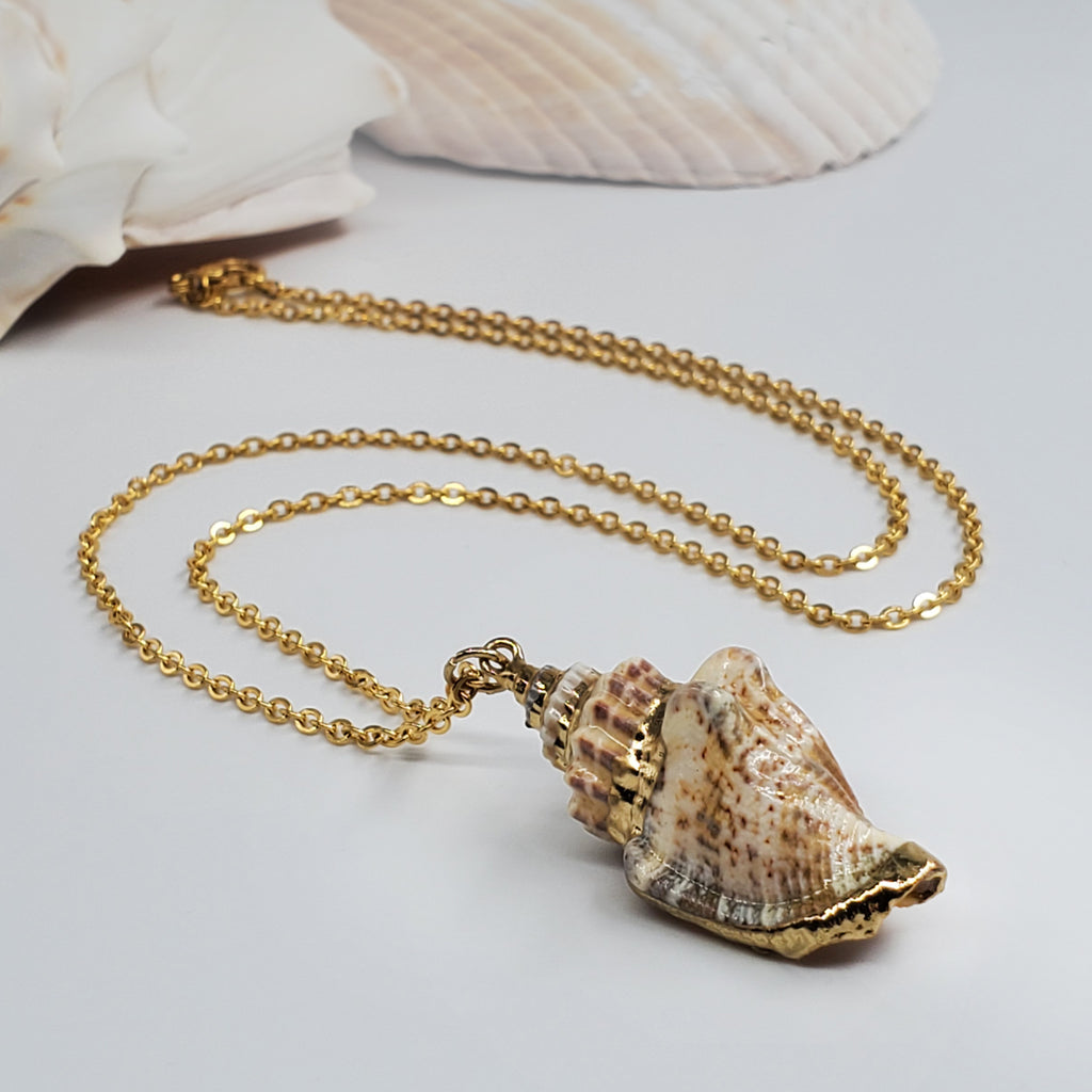 FANCY MERMAID / Designer Gold Necklace Chic Natural Shell Centerpiece Elegant Handmade Minimalist Jewelry Perfect Gift for Her