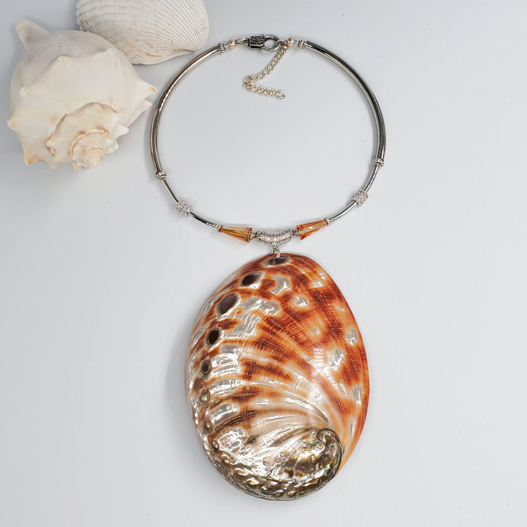 OCEAN QUEEN / Designer Jewelry Large Ocean Shell Necklace Shell Mother Of Pearl Stone Necklace Boho Big Seashell Necklace