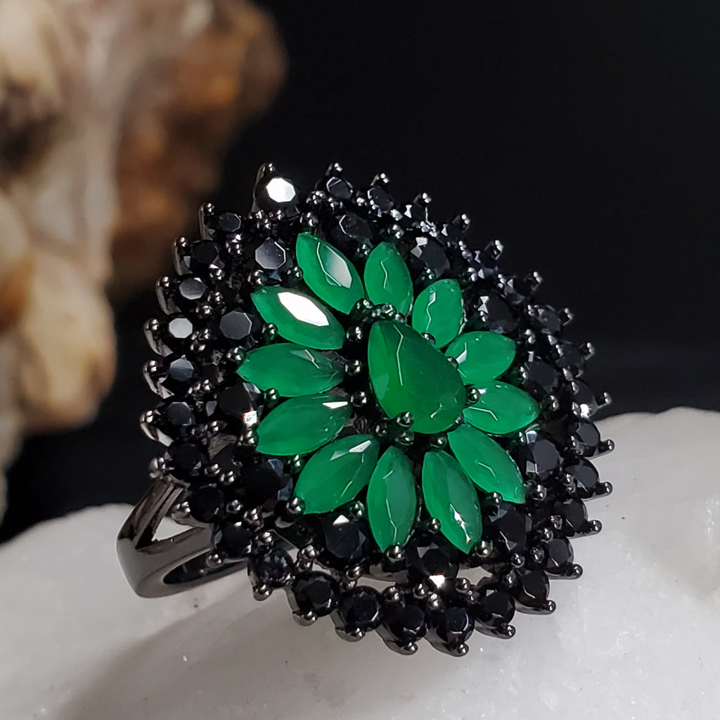 Beyond Me / 7 / Designer Jewelry Green Chalcedony Stone Unique Ring Hypoallergenic Silver 925 Ring Gift for Momen