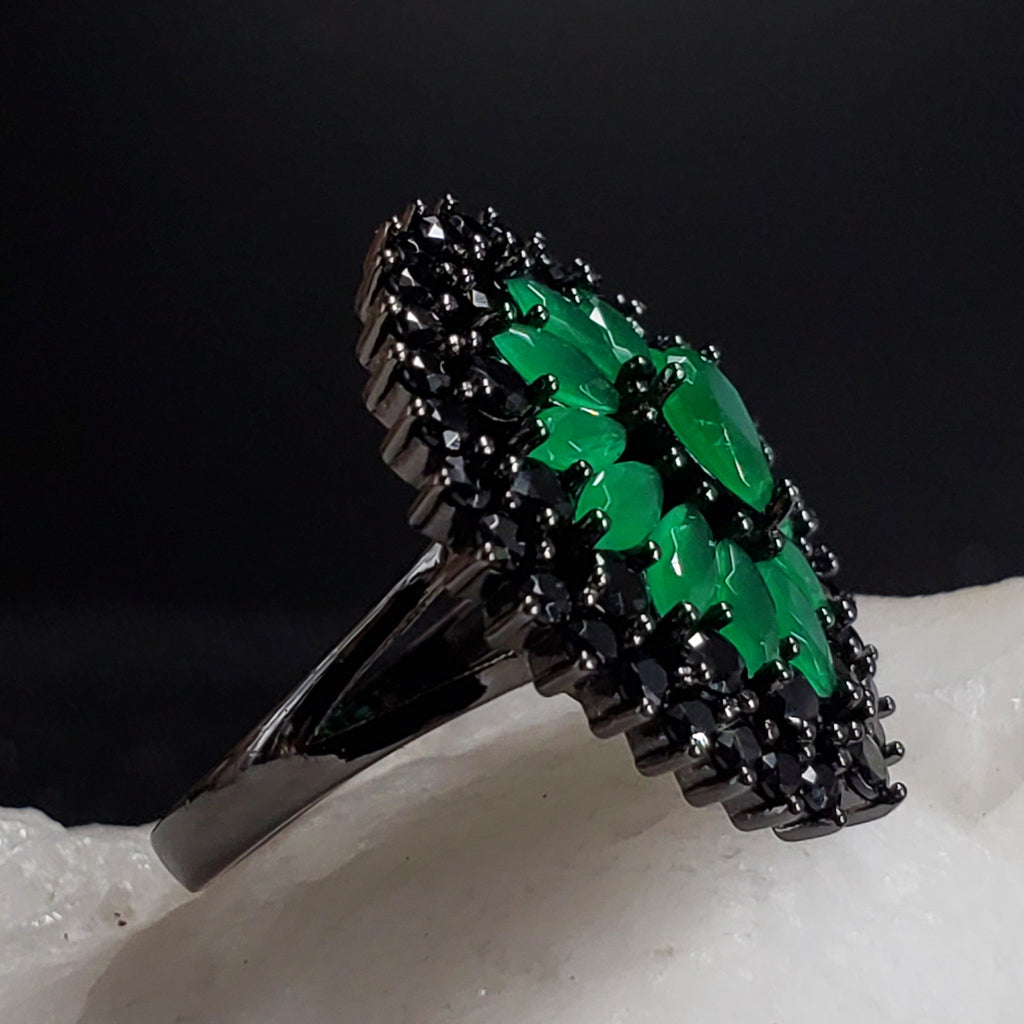 Beyond Me / 7 / Designer Jewelry Green Chalcedony Stone Unique Ring Hypoallergenic Silver 925 Ring Gift for Momen