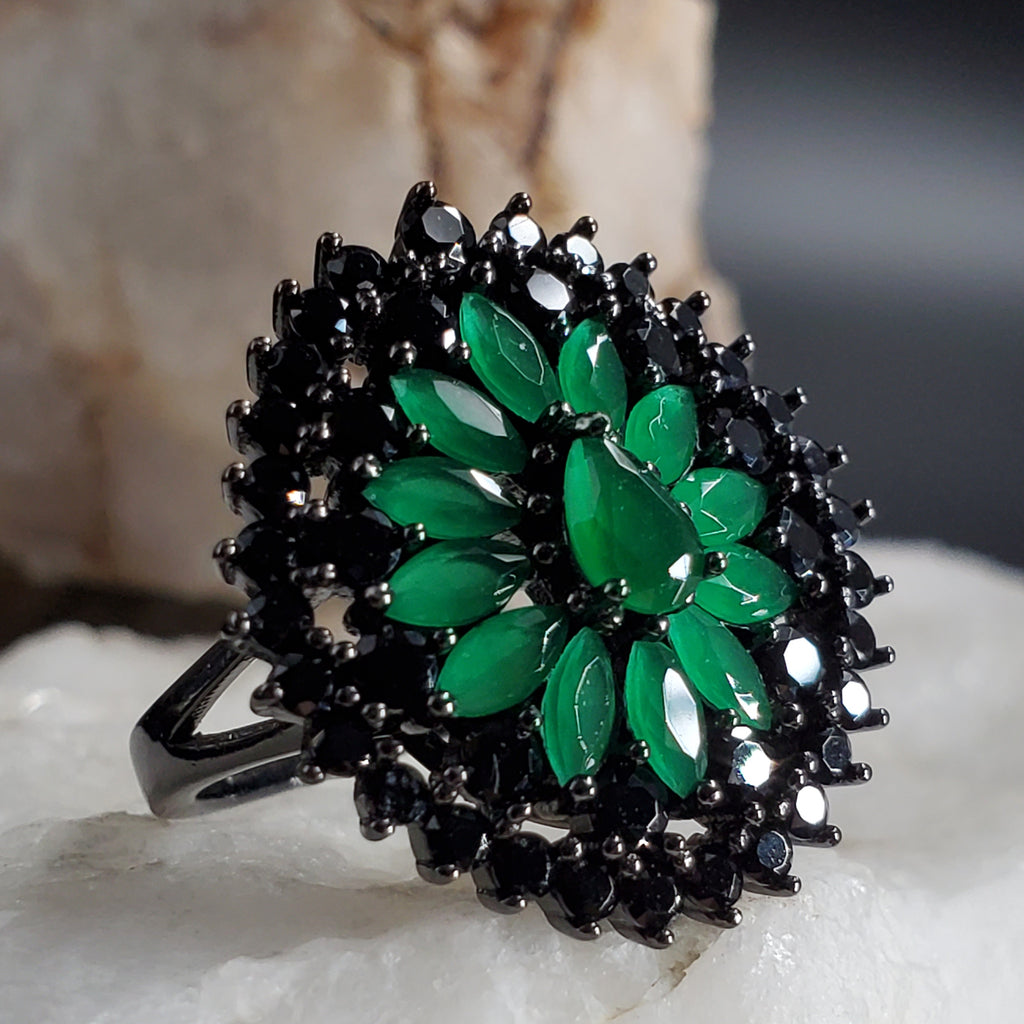 Beyond Me / 7 / Designer Jewelry Green Chalcedony Stone Unique Ring Hypoallergenic Silver 925 Ring Gift for Momen