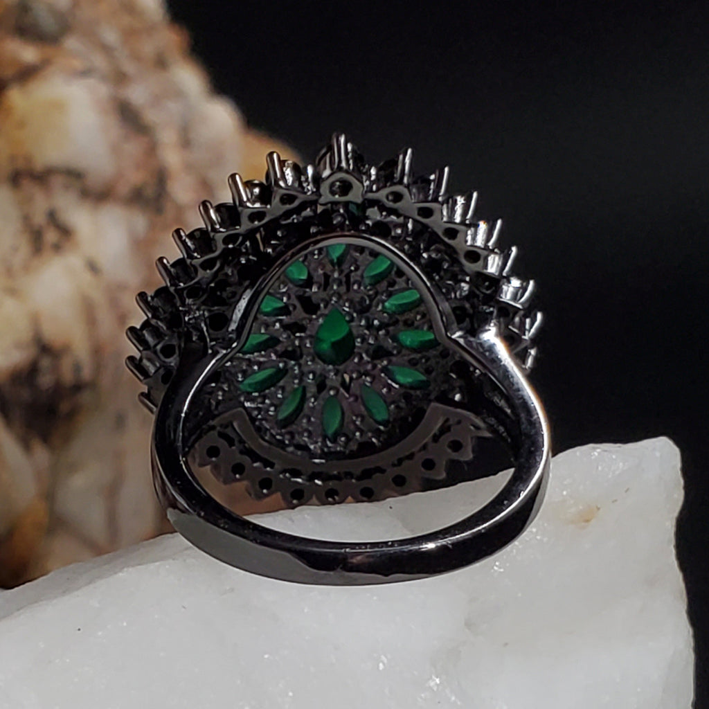 Beyond Me / 7 / Designer Jewelry Green Chalcedony Stone Unique Ring Hypoallergenic Silver 925 Ring Gift for Momen