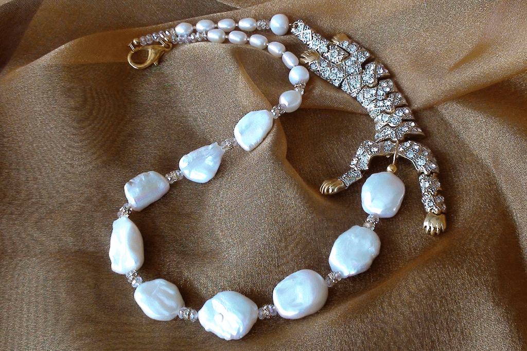 W / Dangerous Beauty