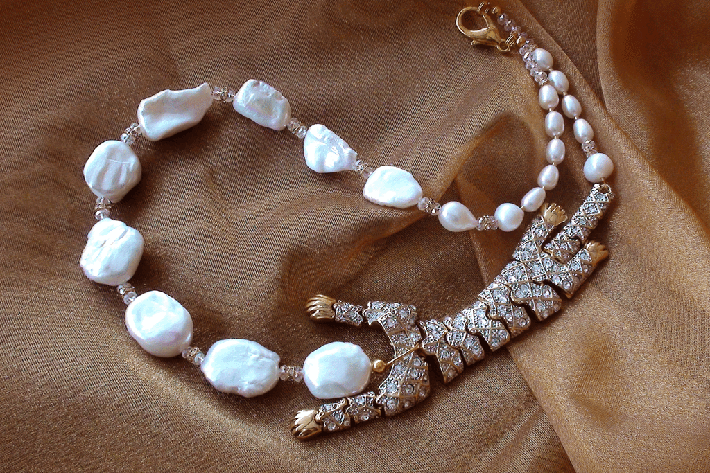 W / Dangerous Beauty