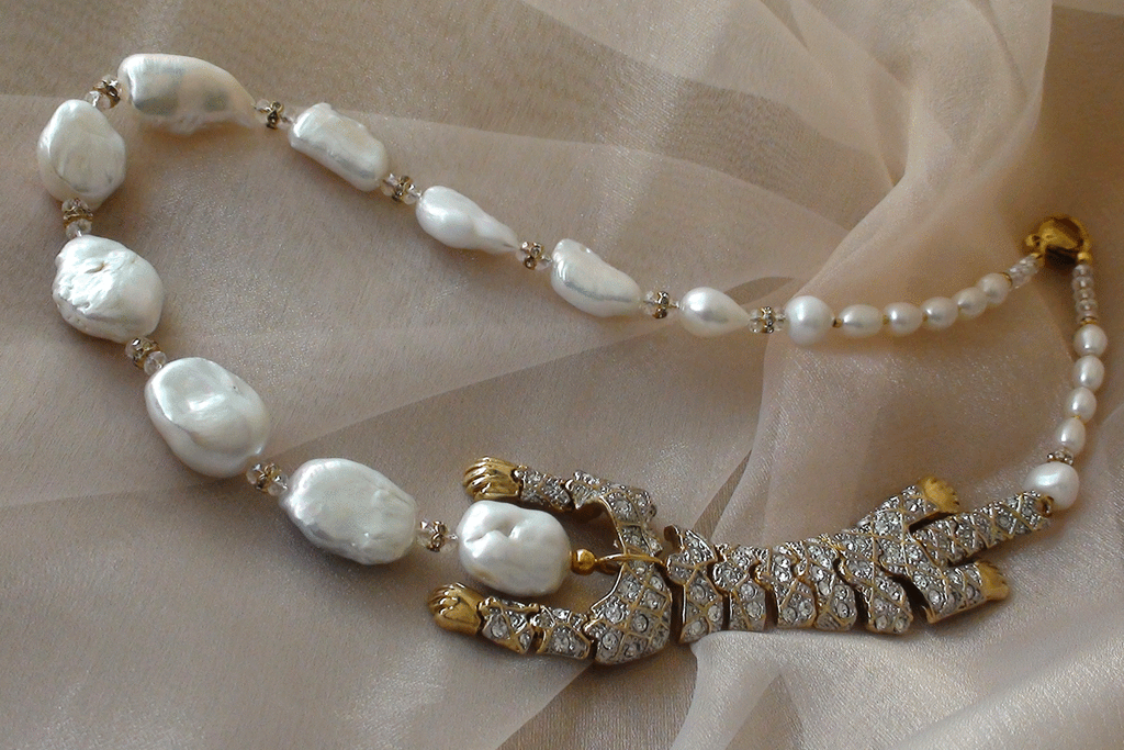 W / Dangerous Beauty