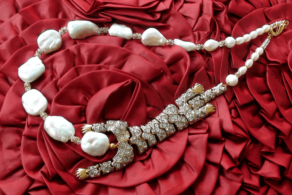 W / Dangerous Beauty