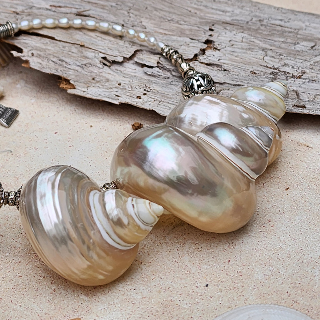 Florida Springs / Designer  Mermade Jewelry Large Ocean Shell Necklace Shell Mother Of Pearl Stone Necklace Boho Seashell Necklace