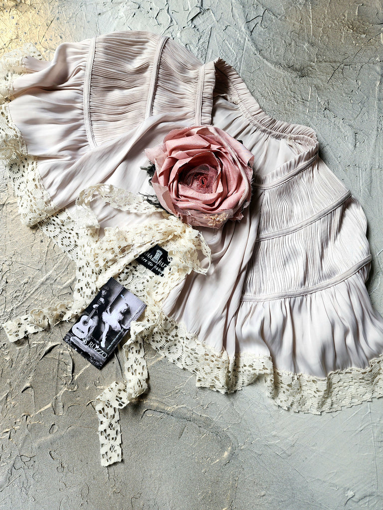 Laid Back Jen / Vintage Lace Silk Pelerina Kaput Cottage Romantic Flower Big Rose Jabot Bowtie Boho