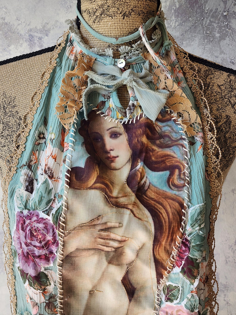 VENUS  / Vintage Gold Lace Botticelli Venus Portrait Jabot Cottage Romantic Flower Large Edwardian Shabbychic Baroque Rose Bowtie