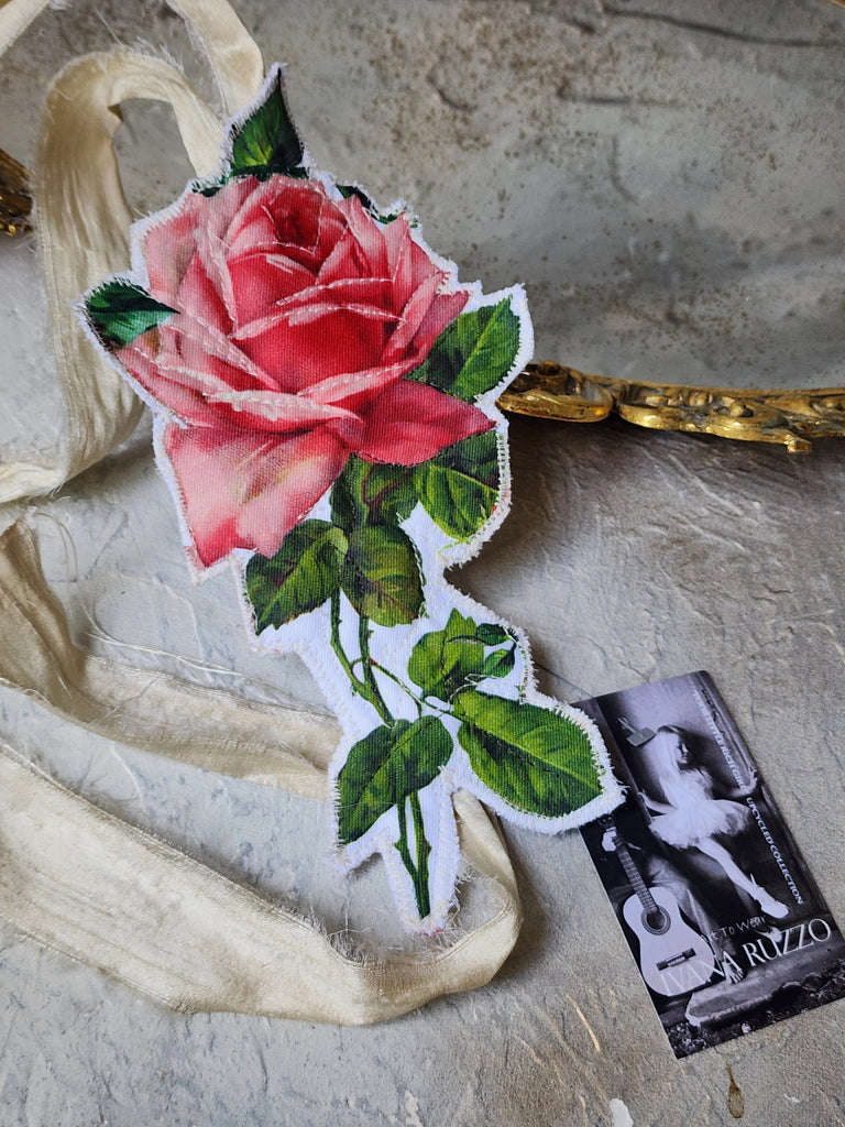 Sweet Mademoiselle / Cottage Bowtie Large English Rose Jabot Vintage Lace Linen Romantic Botanical Victorian Rose Tie