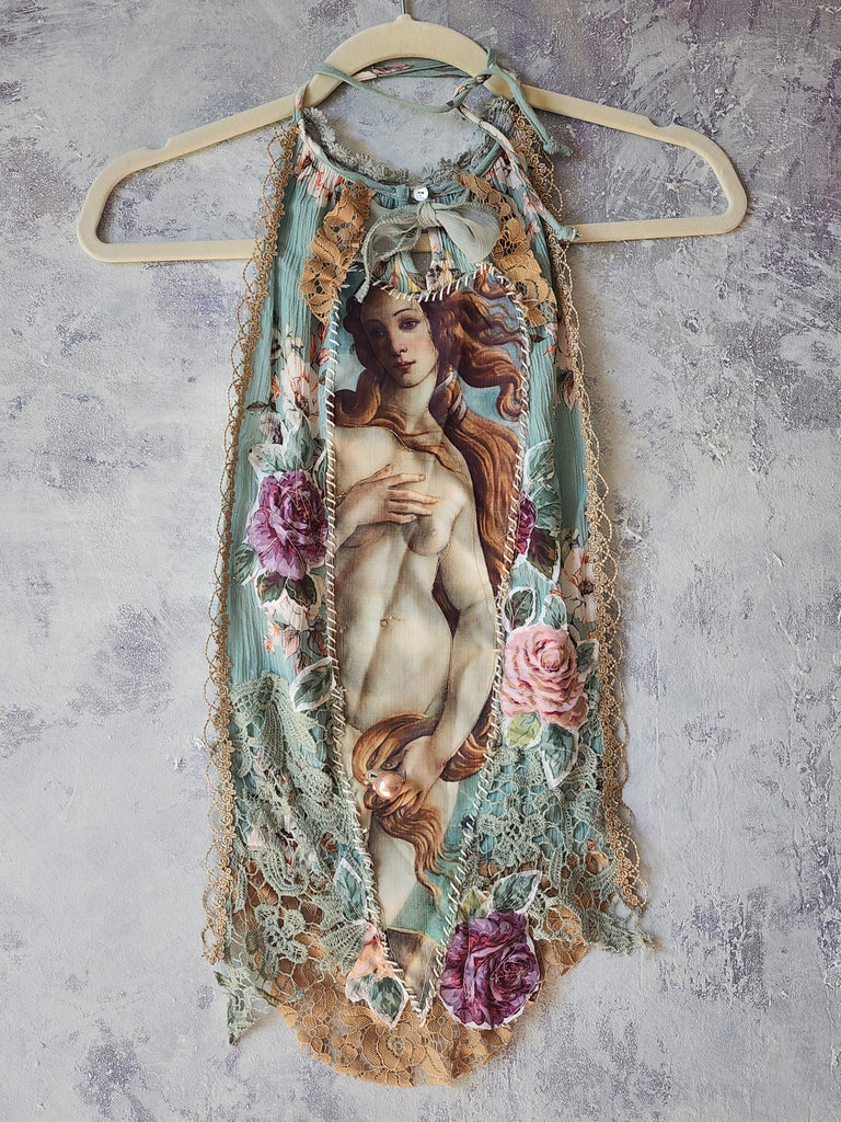 VENUS  / Vintage Gold Lace Botticelli Venus Portrait Jabot Cottage Romantic Flower Large Edwardian Shabbychic Baroque Rose Bowtie
