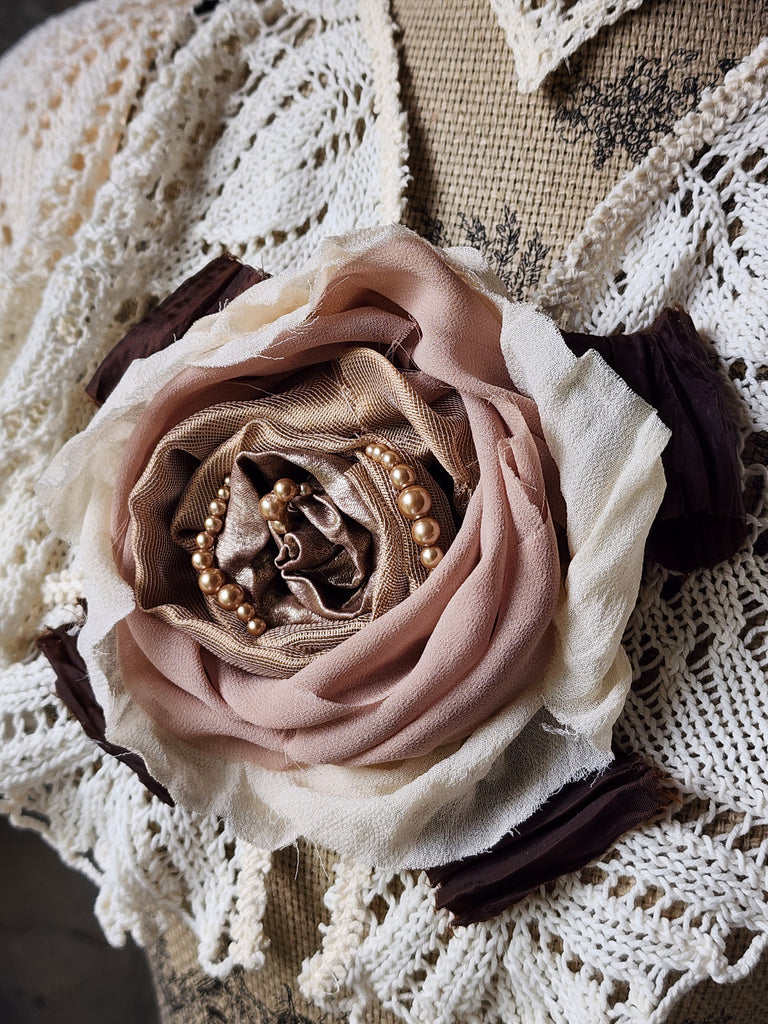 Comtesse La Fleur / Cottage Romantic Pelerine Shal Vintage Lace Large Silk Rose Flower Jabot Cotton Bowtie Tie Lace Choker