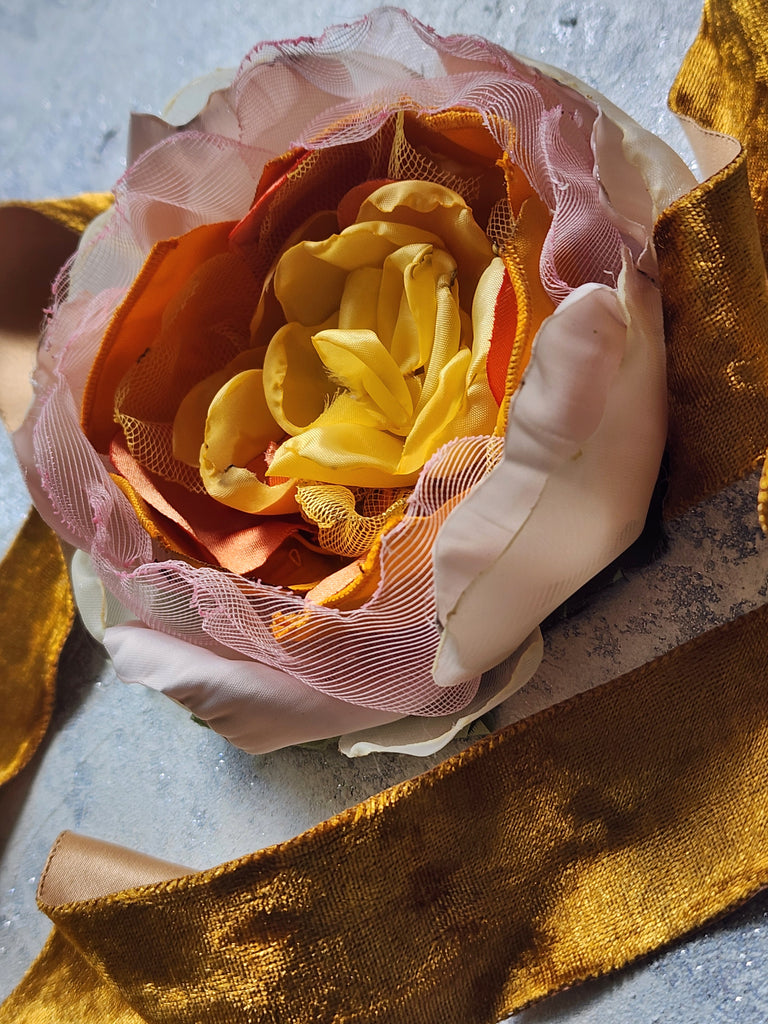 Golden Frost / Cottage Jabot Silk Romantic Flower Fabric Rose Gold Camellia Bowtie Antique Lace 20th century 60s archives
