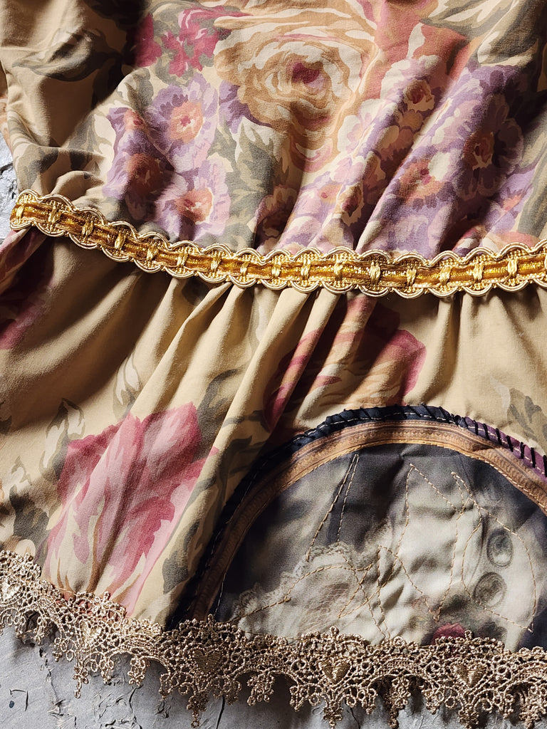Parisian Maneki-Neko / Bloomers Victorian Pants Shabby Chic Ruffles Rose Cat Patchwork Golden Lace  Romantic Chic Patched CATS Aplique