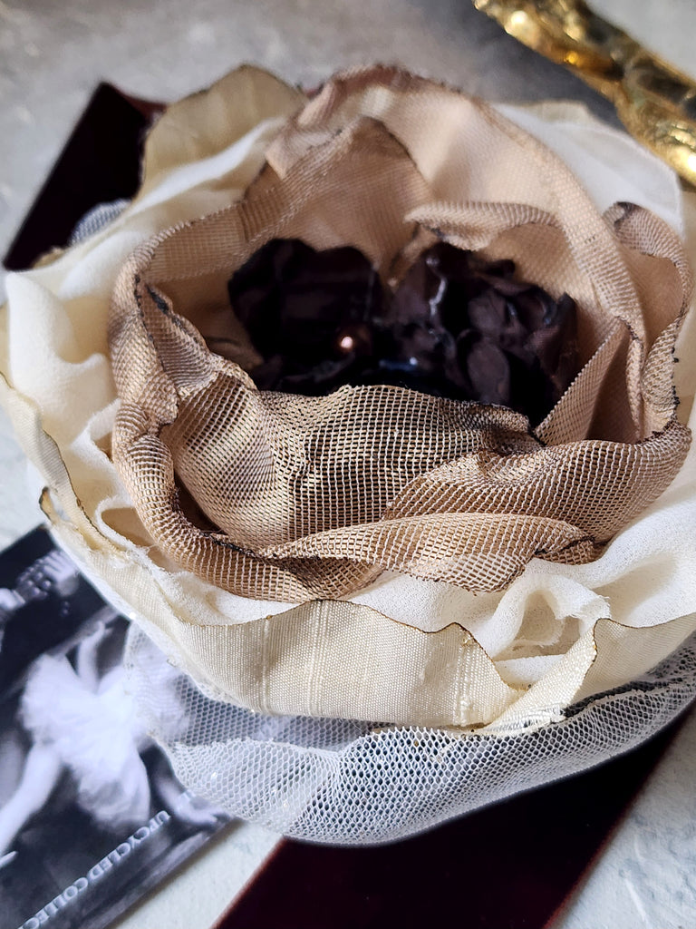 MOCCO ACADEMY / Cottage Jabot Silk Romantic Flower Fabric Rose Gold Camellia Bowtie Antique Lace 20th century 60s archives