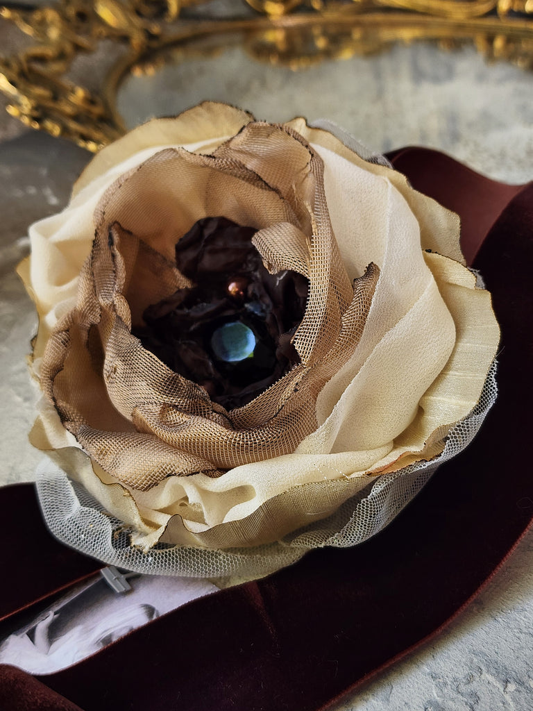 MOCCO ACADEMY / Cottage Jabot Silk Romantic Flower Fabric Rose Gold Camellia Bowtie Antique Lace 20th century 60s archives