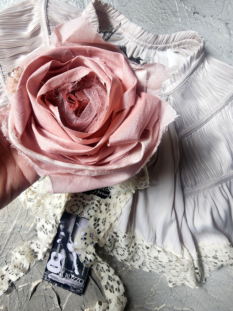 Laid Back Jen / Vintage Lace Silk Pelerina Kaput Cottage Romantic Flower Big Rose Jabot Bowtie Boho
