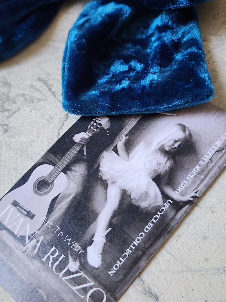 Edwardiana / Victorian Jabot Bow Tie Ocean Blue Velvet Choker Vintage Medallion Brooch Millennially Streetwear