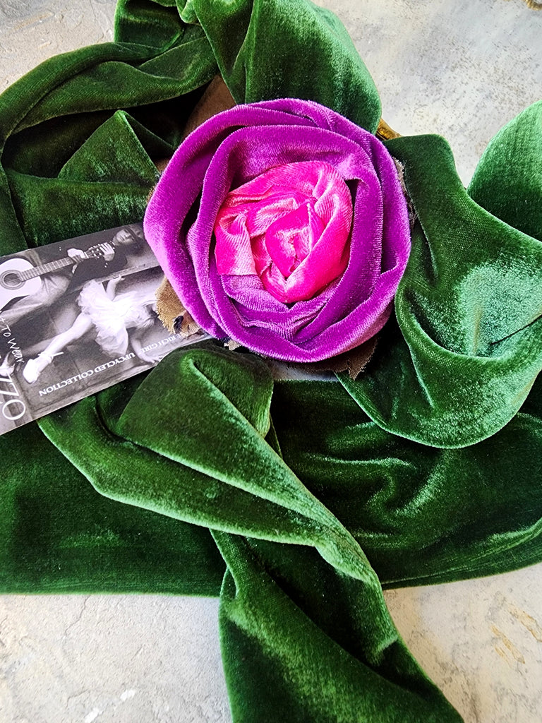 Madame Alfred Vel / Cottage Velvet Jabot Bowtie Romantic Flower Fabric Rose Camellia Velvet Scarf Antique Lace 20th century 60s archives