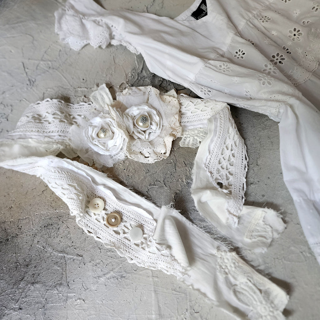 Spread Love Rose / Designer Maxi Dress  size L/M Vintage Lace Edwardian Off-White Cotton Magnolia Belt Flower