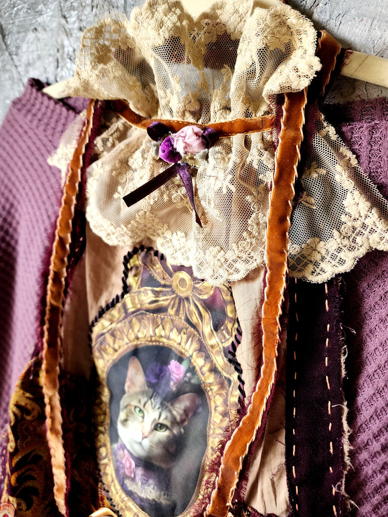 Victorian Cat / Vintage Lace Silk Cat Portrait Jabot Cottage Romantic Flower Large Edwardian Shabbychic Baroque Rose Bowtie