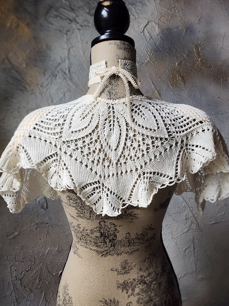 Comtesse La Fleur / Cottage Romantic Pelerine Shal Vintage Lace Large Silk Rose Flower Jabot Cotton Bowtie Tie Lace Choker