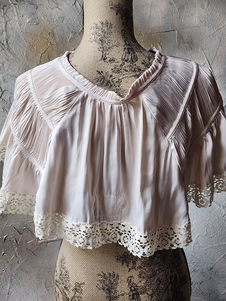 Laid Back Jen / Vintage Lace Silk Pelerina Kaput Cottage Romantic Flower Big Rose Jabot Bowtie Boho