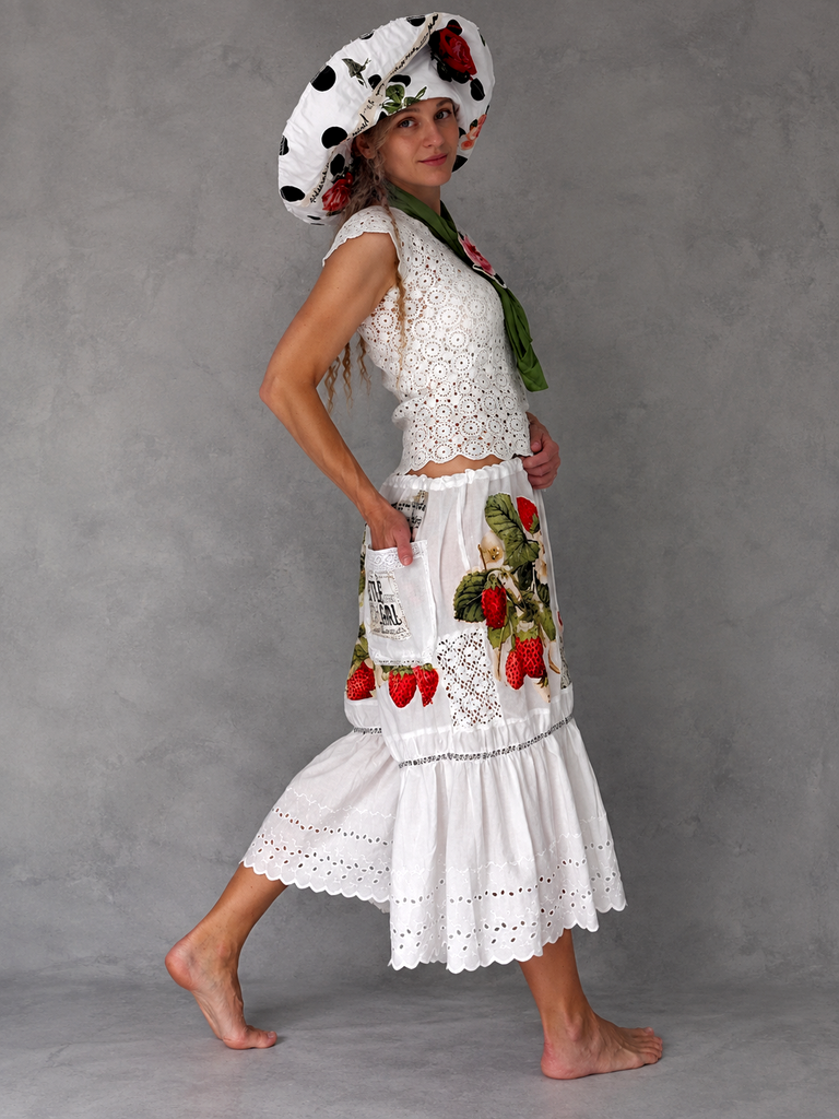 In Strawberry Mood / Cotton Bloomers Strawberry Appliqué Floral Print Ruffle Hem Drawstring Belt